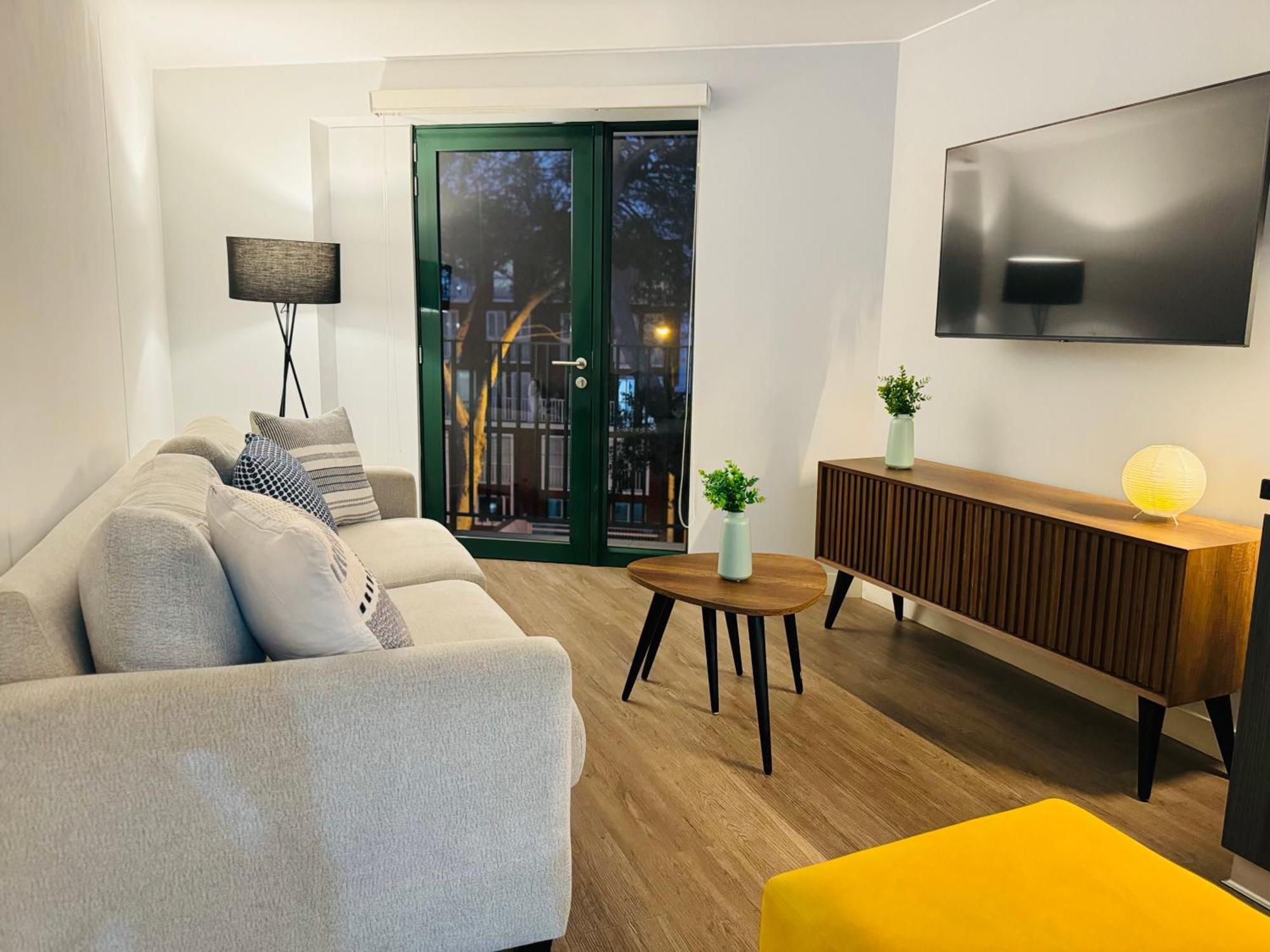 Amazing 2br In Barranco In Front Of Restaurant *